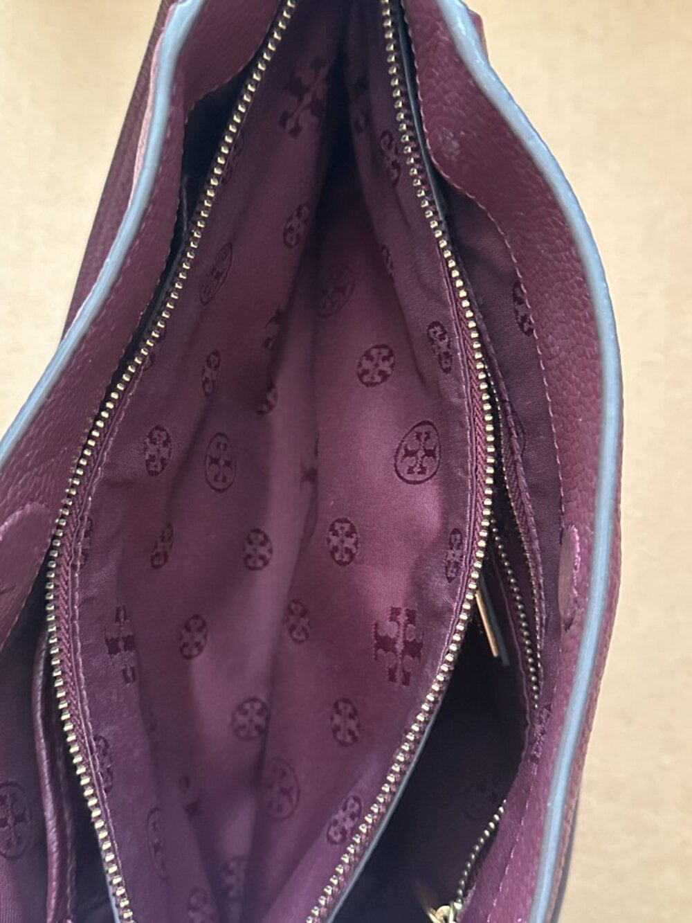 BUNDLE Tory Burch Britten Tote w/ matching wallet in garnet excellent condition! - Picture 6 of 10
